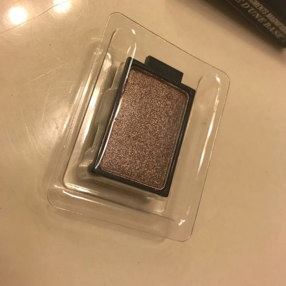 BUXOM Single Eyeshadow, Mink Magnet - Picture 2 of 3